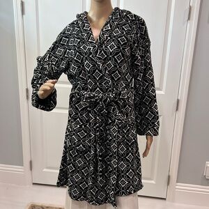 Vera Bradley Hooded Fleece Robe Concerto Print